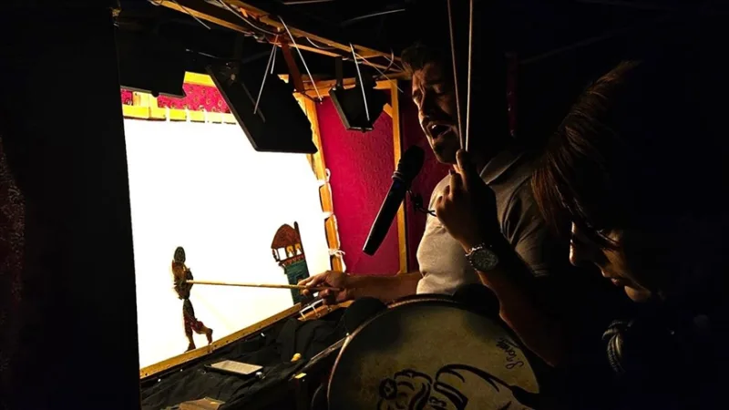 Umělec Aytuğ Çelik zhodnotil budoucnost tureckého loutkářství