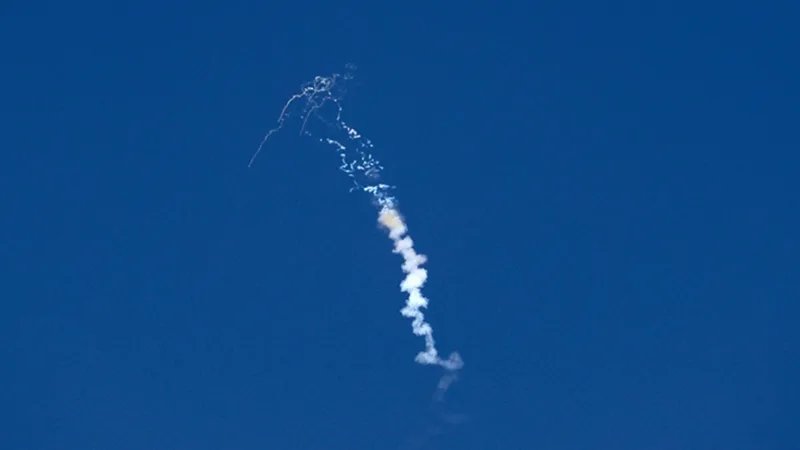 Bylo oznámeno, že budova irácké zpravodajské služby byla napadena bezpilotním letounem