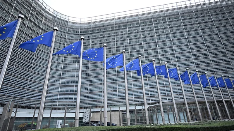 ЕС отложи предложението за пълна забрана на вноса на петрол от Русия