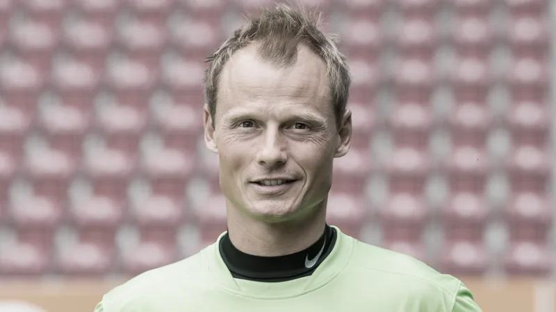 Der ehemalige Torhüter von Arsenal, Manninger, kam ums Leben, als sein Auto von einem Zug erfasst wurde