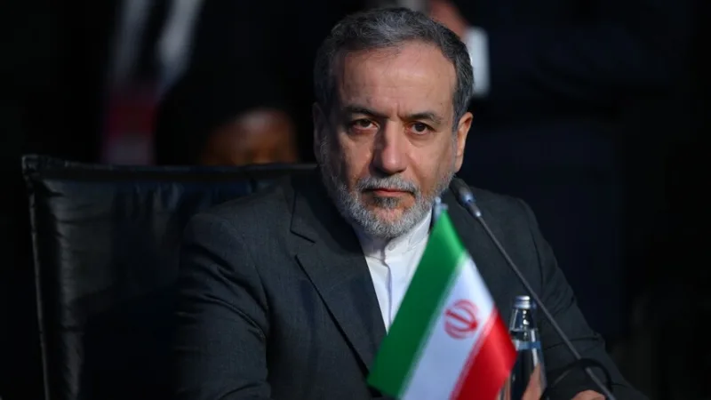 Iranin ulkoministeri Erakchi vierailee Pakistanissa, Omanissa ja Venäjällä